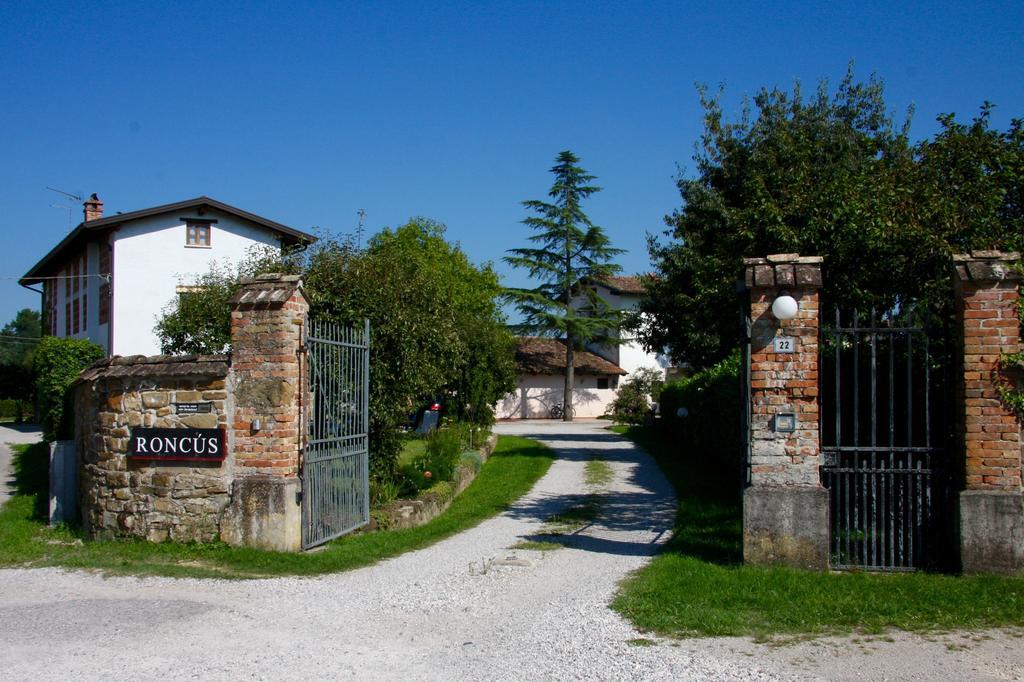 Casa Griunit Villa Capriva del Friuli Ngoại thất bức ảnh